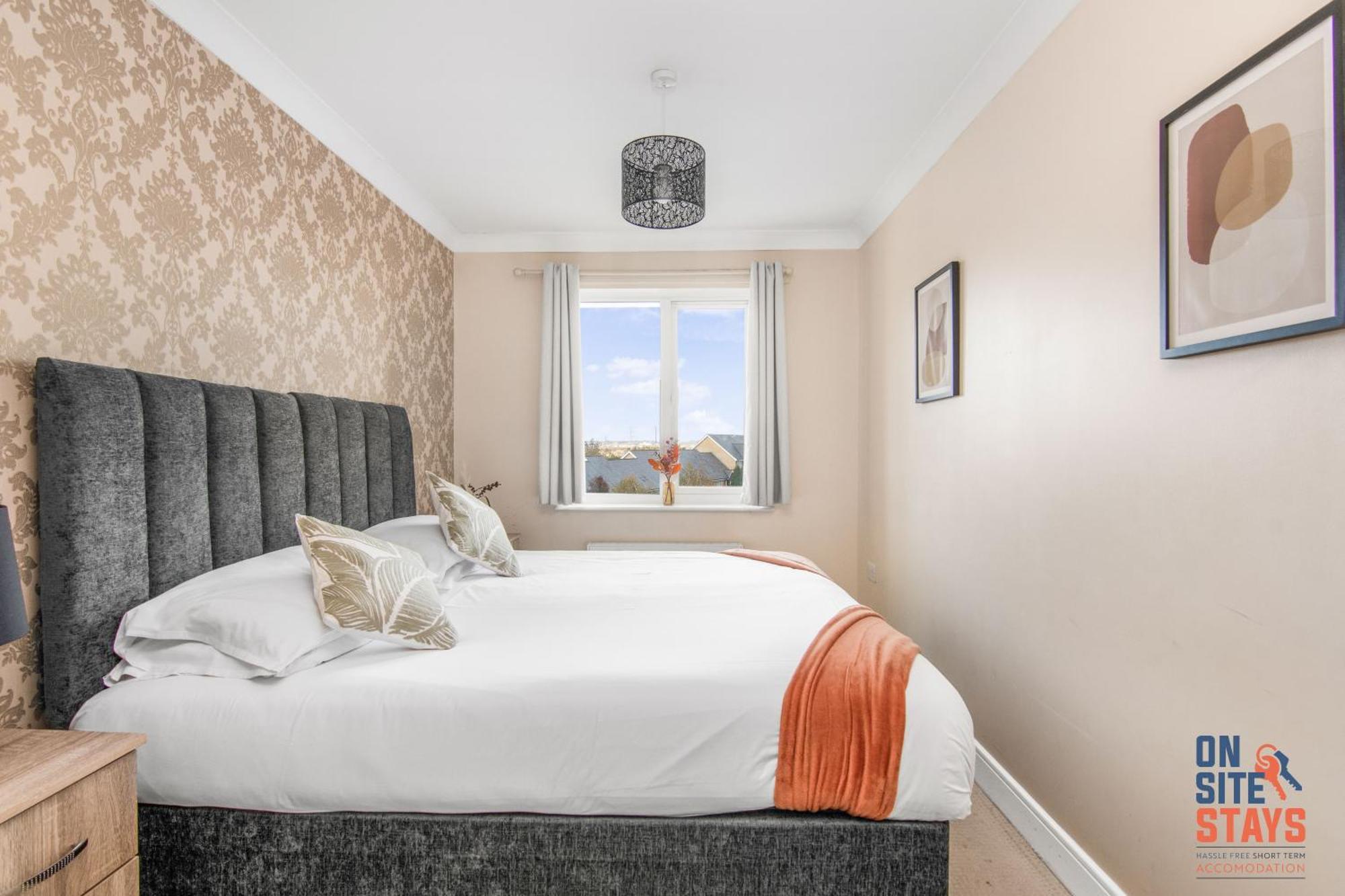 Onsitestays - Cosy 2-Bedroom Apartment With Free Parking, Wi-Fi & London Links Northfleet Exteriör bild
